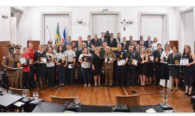 Agentes de Segurança Pública recebem homenagem na Câmara (11/04/2019 00:00:00)