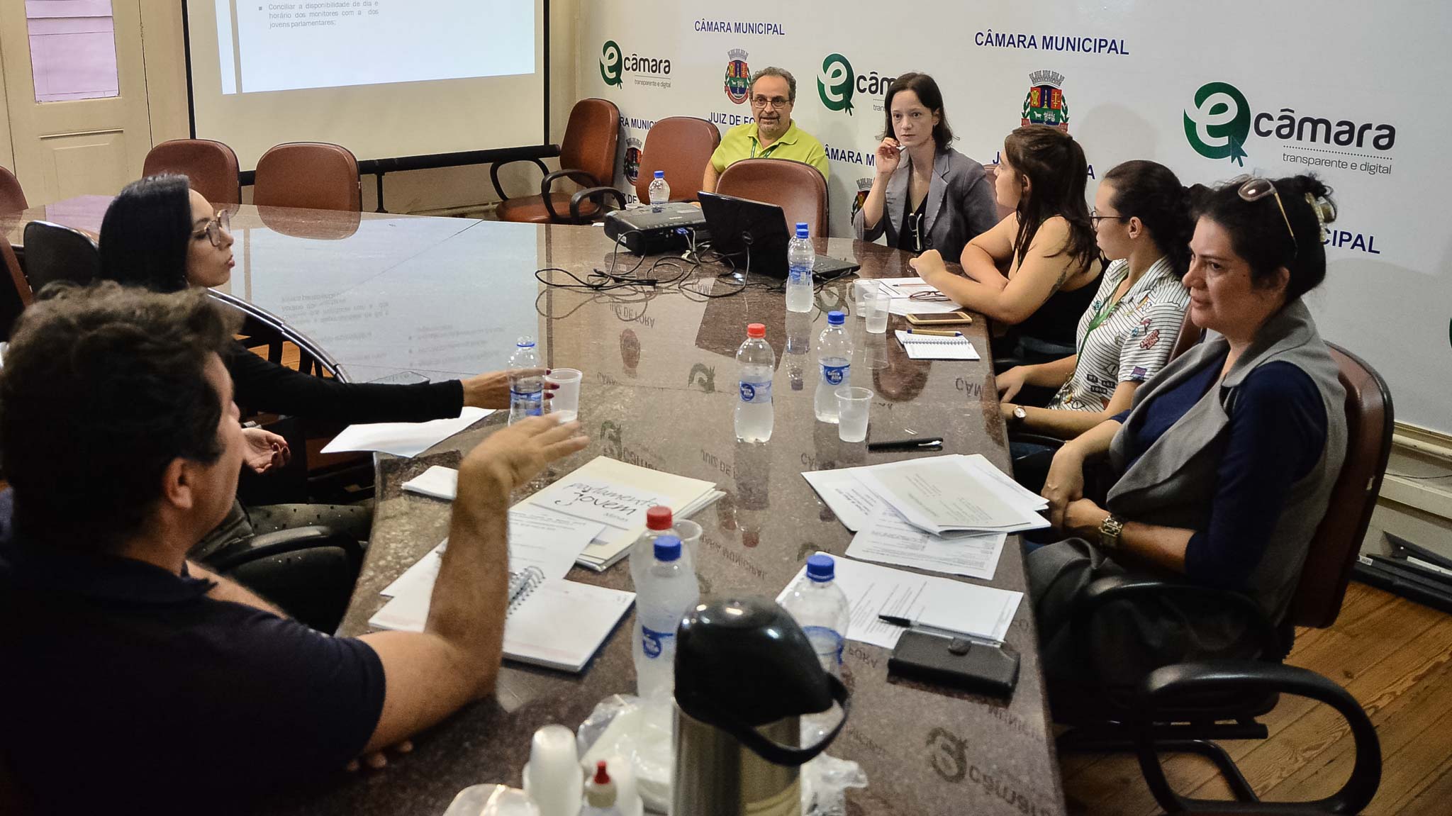 Câmara recebe visita da coordenação estadual do Parlamento Jovem (31/05/2019 00:00:00)