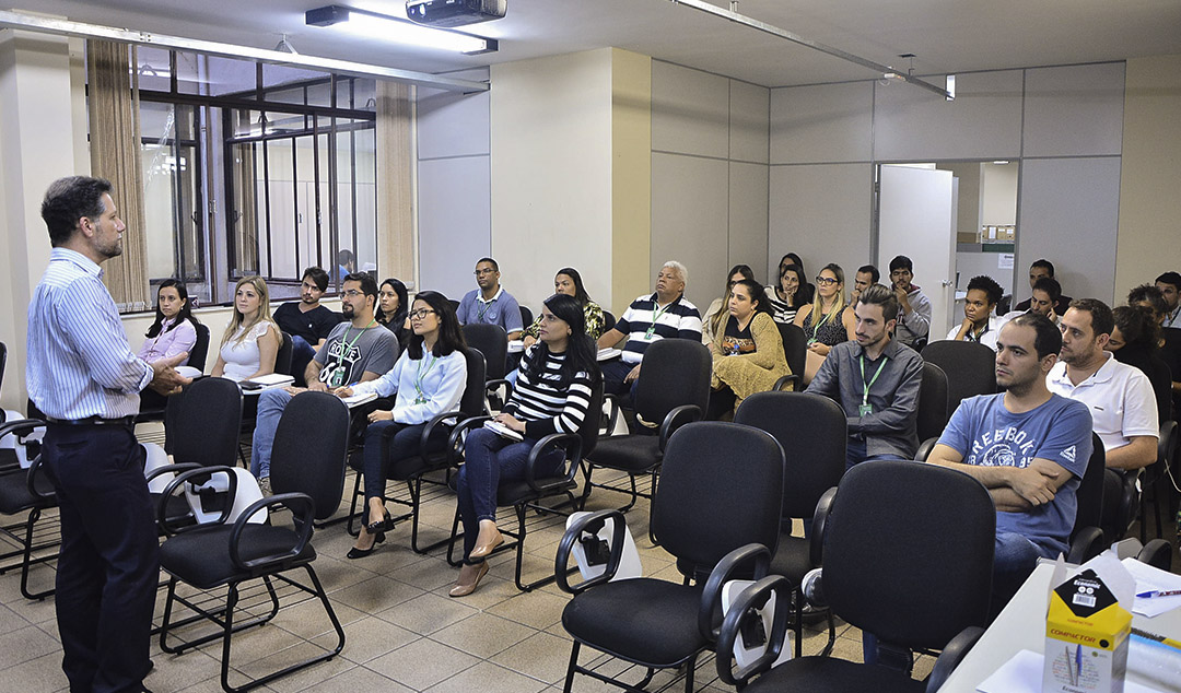 Escola do Legislativo capacita servidores sobre o processo  para contratação de bens e serviços (28/06/2019 00:00:00)