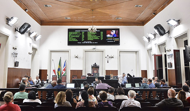 Câmara aprova Moção de Repúdio à declaração de ministro, que classificou servidores públicos como parasitas (12/02/2020 00:00:00)