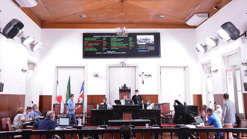 Vereadores apresentam requerimento para alteração no orçamento municipal com aplicação das emendas parlamentares no enfrentamento da COVID-19 (25/03/2020 00:00:00)