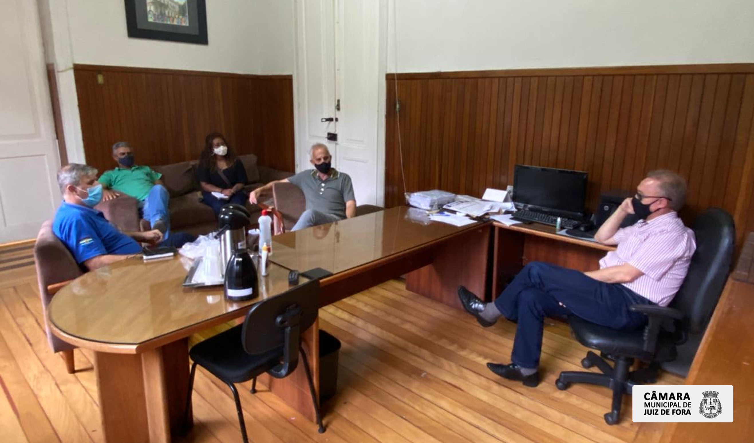 Presidente da Câmara recebe representantes do SINSERPU-JF sobre remuneração de servidores do DEMLURB (01/03/2021 00:00:00)