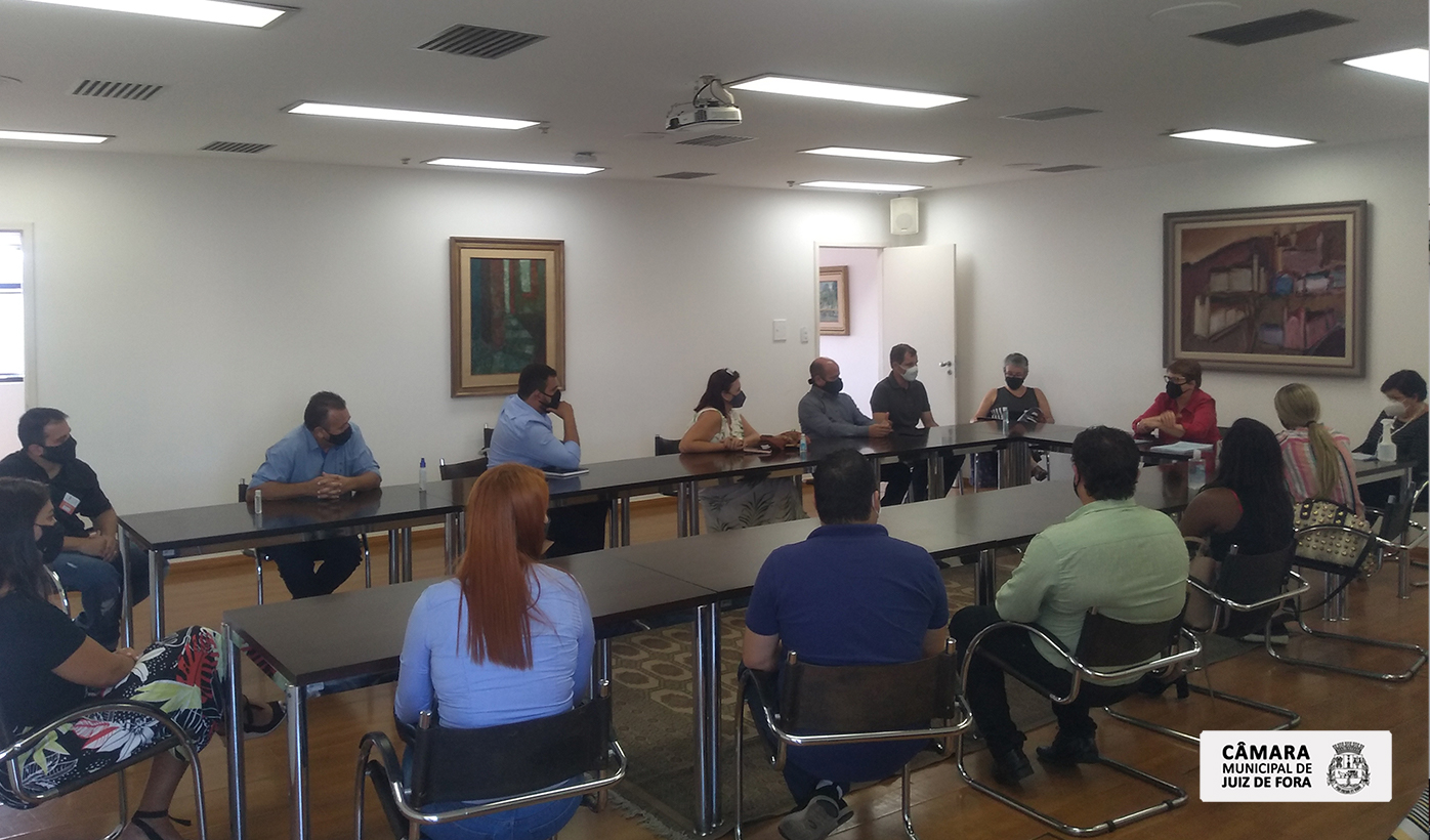 Comissão se reúne com prefeita em busca de soluções para retomada segura de atividades e preservação de empregos (04/03/2021 00:00:00)