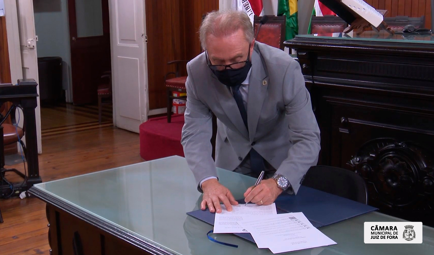 Câmara assina termo de cooperação e Sedecon passa a fazer parte de sistema nacional de órgãos de Defesa do Consumidor (15/03/2021 00:00:00)