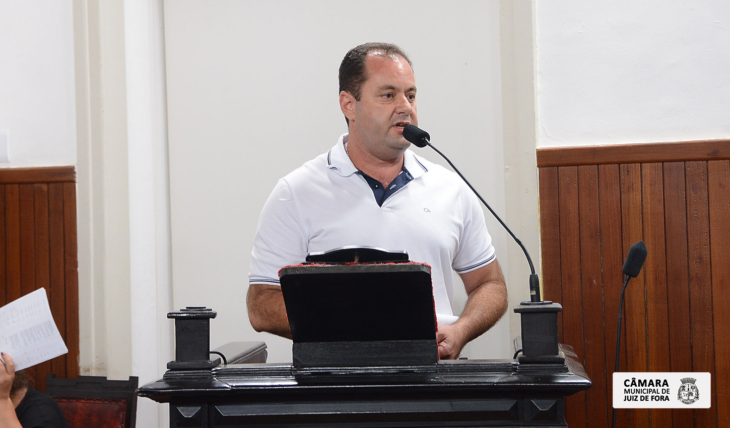 João Wagner Antoniol propõe PL para permitir que sepultamentos aconteçam antes do prazo de 24h (20/05/2021 00:00:00)
