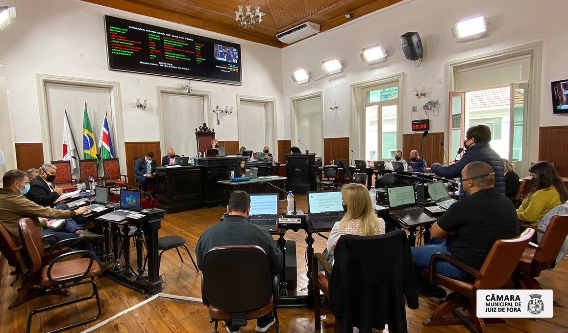 Câmara aprova projeto de lei para vacinação prioritária de pais e profissionais cuidadores de pessoas com deficiência e doenças raras (23/06/2021 00:00:00)