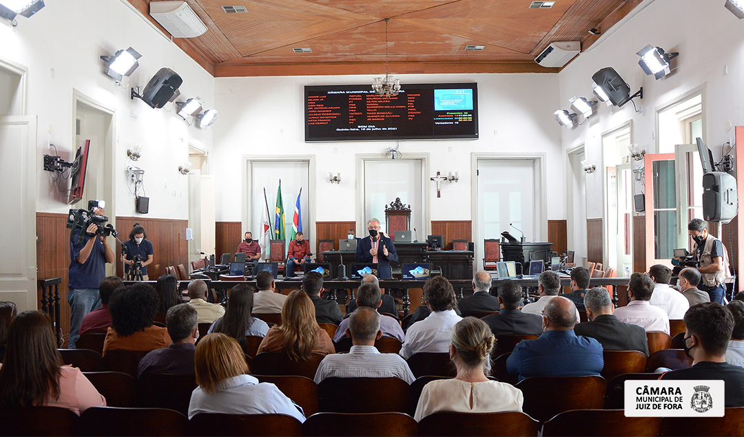Câmara reúne forças de 50 cidades e cria documento de apoio ao piso salarial da enfermagem (15/07/2021 00:00:00)