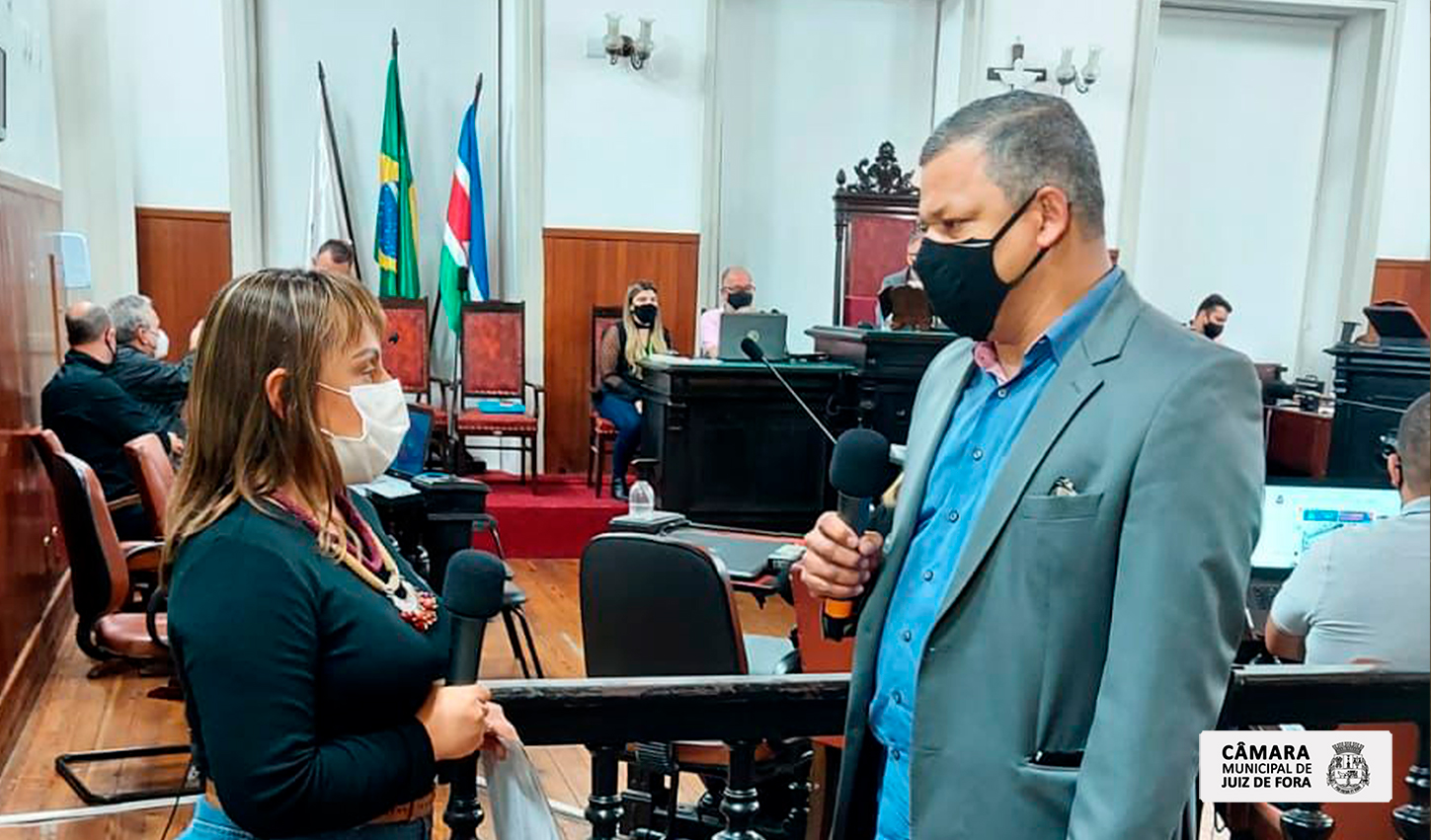 André Luiz concede entrevista ao vivo e destaca projetos em trâmite na Casa (19/08/2021 00:00:00)