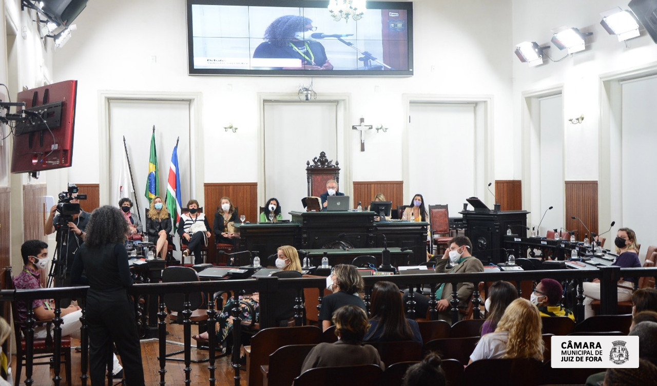Câmara protagoniza o enfrentamento à violência contra a mulher com a implantação de um centro de atendimento e levantando debate para buscar soluções sobre o tema (14/10/2021 00:00:00)