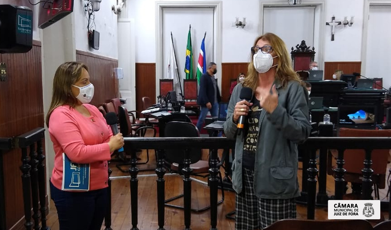 Cida Oliveira, ao vivo, comenta sobre transporte público (20/10/2021 00:00:00)