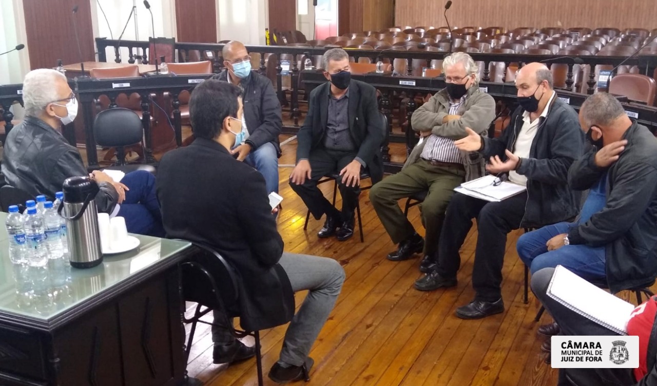 Taxistas apresentam demandas na Câmara Municipal   (22/10/2021 00:00:00)