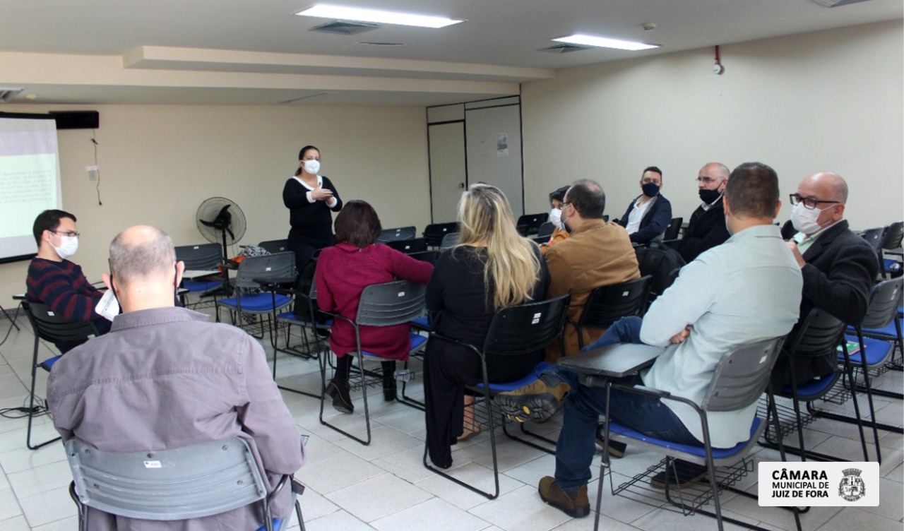 Vereadores se reúnem com a SESMAUR e associação pela reorganização do Centro (22/10/2021 00:00:00)