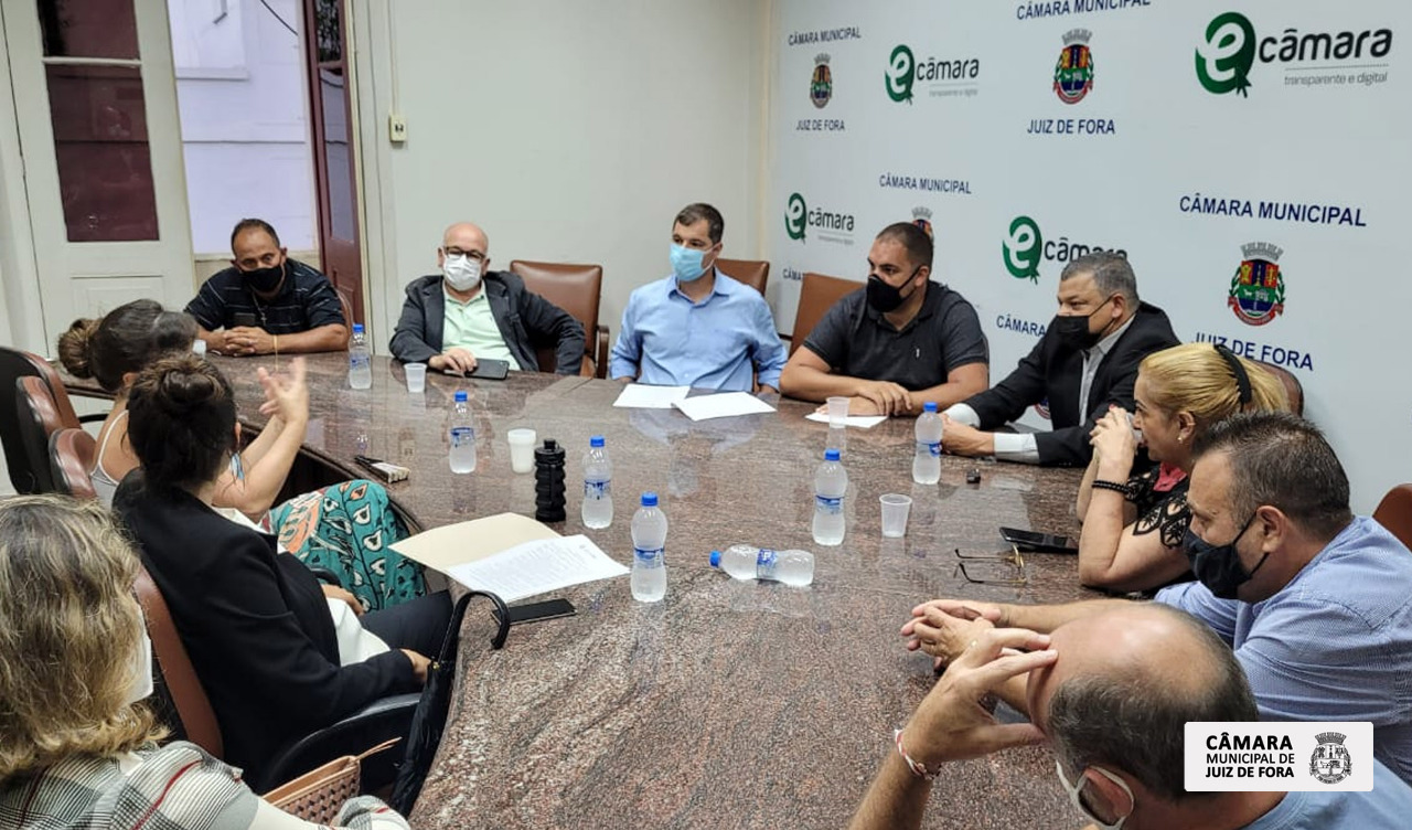 Reunião esclarece dúvidas sobre Mensagens do Executivo (07/12/2021 00:00:00)