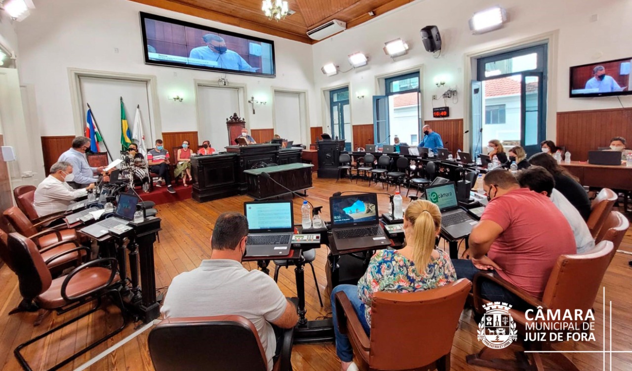 Vereadores cobram esclarecimentos sobre problemas na vacinação em JF (12/01/2022 00:00:00)