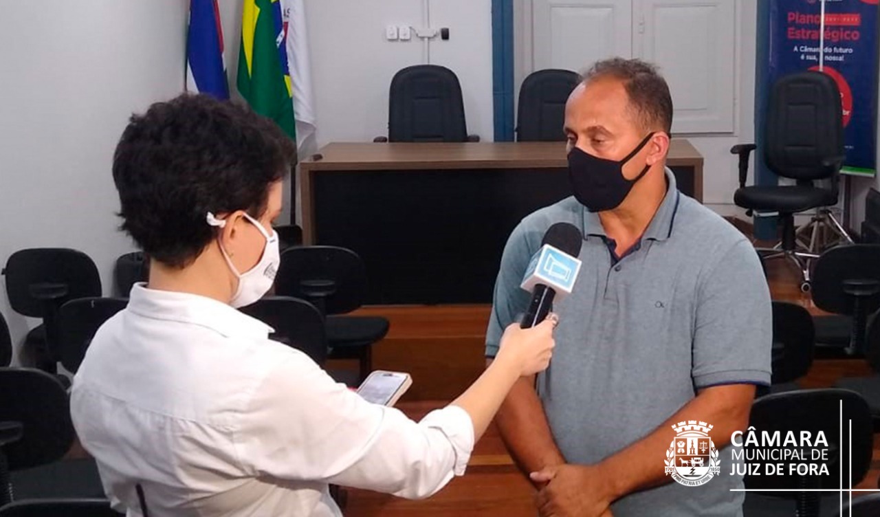 Ao Vivo - Julinho Rossignoli aborda PL sobre material reciclável  (25/02/2022 00:00:00)