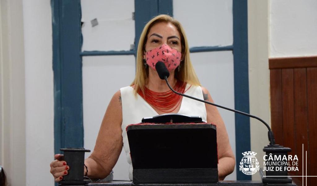 Condomínios terão que denunciar maus-tratos a animais propõe PL (07/03/2022 00:00:00)