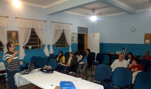 Escola de Cidadania realiza atividades no Instituto Jesus (08/05/2012 00:00:00)