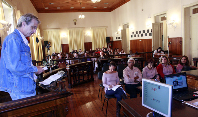 Terceirização de serviços públicos é debatida na Câmara (21/05/2012 00:00:00)