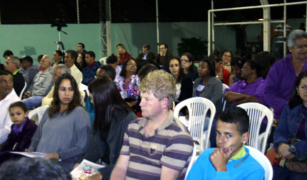 Paula Lima e Chapéu D’Uvas apresentam reivindicações durante Câmara Itinerante (19/06/2012 00:00:00)
