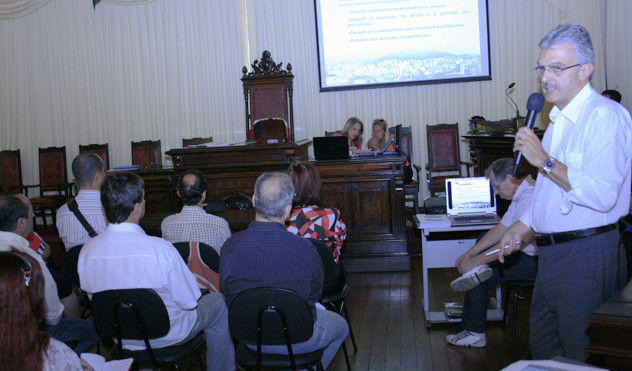 Orçamento 2013 é apresentado na Câmara em audiência pública (22/11/2012 00:00:00)