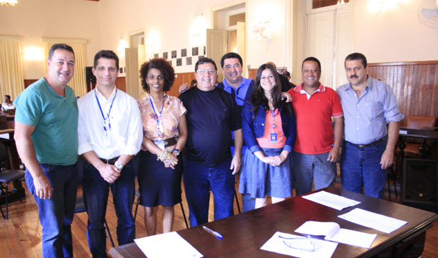Presidente da Câmara homologa concurso (30/11/2012 00:00:00)