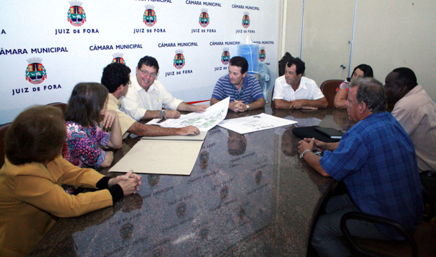 Julio Gasparette defende revitalização do Parque Halfeld e apoia feirantes (17/01/2013 00:00:00)