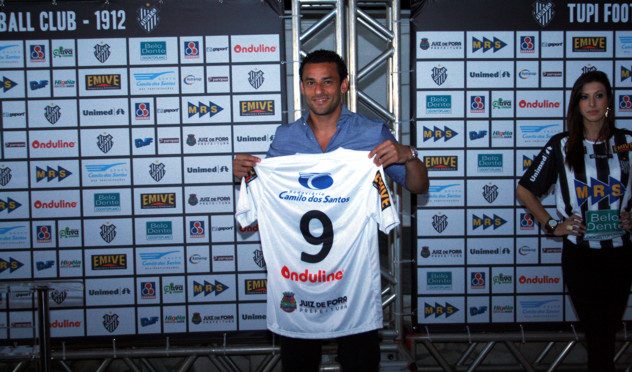Vereadores acompanham lançamento da Camisa Centenária do Tupi (31/01/2013 00:00:00)