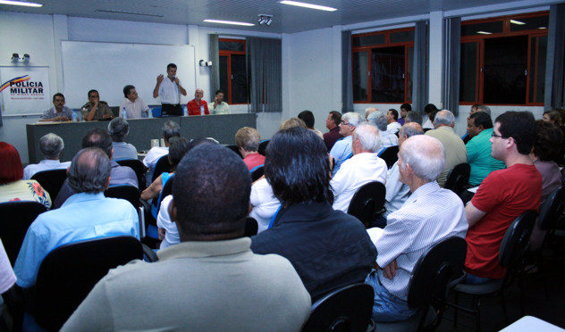 Anúncio de Unidade de Atenção Primária no Manoel Honório é feito em encontro promovido pelo vereador Pardal (05/02/2013 00:00:00)