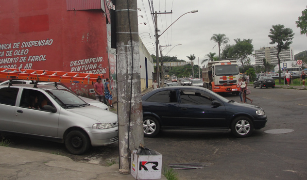 Vereador solicita intervenções para melhoria do trânsito na Zona Leste (20/02/2013 00:00:00)