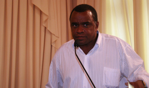 Militão mobiliza Prefeitura para atendimento a Santa Cruz e região (22/02/2013 00:00:00)