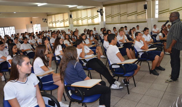 CAC orienta escolas sorteadas para participação no PJMG 2013 (26/02/2013 00:00:00)