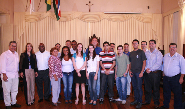 Concursados são recepcionados na Câmara (18/03/2013 00:00:00)