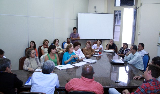 Vereadores recebem Comitê de Cidadania na Câmara Municipal (20/03/2013 00:00:00)