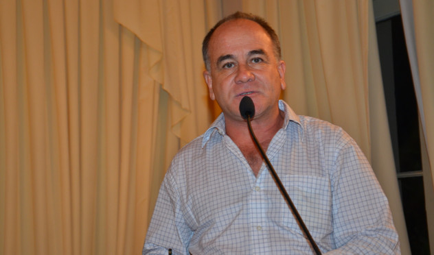 Zé Márcio alerta para deslizamentos em encosta do Linhares (05/04/2013 00:00:00)
