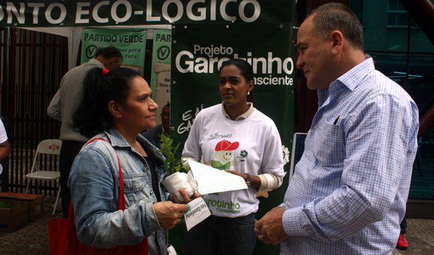 Na semana do meio ambiente Vereador Zé Márcio conscientiza população sobre como colaborar com o planeta (07/06/2013 00:00:00)