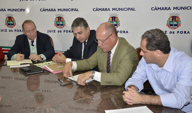 Coletiva alerta aposentados contra ação de golpistas (18/06/2013 00:00:00)