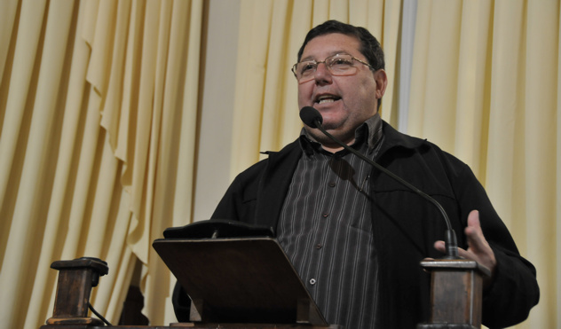 Gasparette quer aprimorar lei que tira famílias de área de risco (24/06/2013 00:00:00)