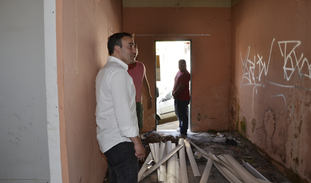 Usuários de crack ocupam casas abandonadas no bairro Poço Rico e intimidam moradores (22/08/2013 00:00:00)