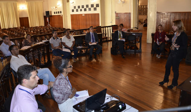 Assessores de Apoio Legislativo conhecem organograma da Câmara detalhado (10/09/2013 00:00:00)