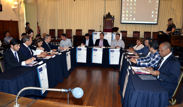 Vereadores de JF e sete capitais criam Fórum Permanente de Defesa do Idoso (23/09/2013 00:00:00)
