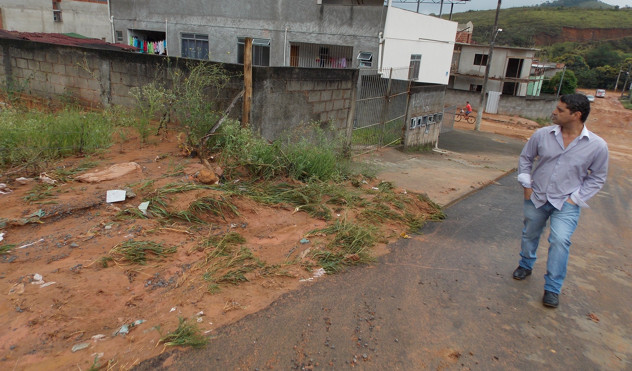Cido busca melhorias para infraestrutura do bairro Novo Triunfo (25/09/2013 00:00:00)
