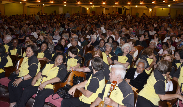 Nerso da Capitinga lota Cine Theatro Central  no Dia do Idoso (02/10/2013 00:00:00)