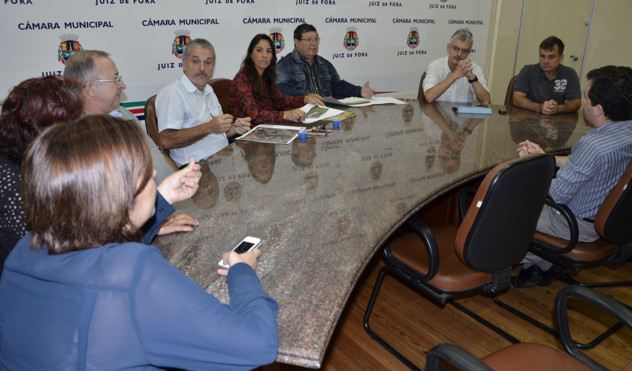 Presidente da Câmara se reúne com empresários do setor de alimentação (04/10/2013 00:00:00)