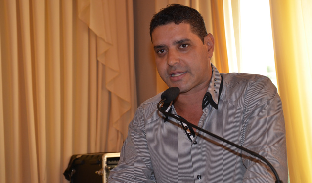 Cido busca solução para entrega de cartas no Milho Branco (17/10/2013 00:00:00)