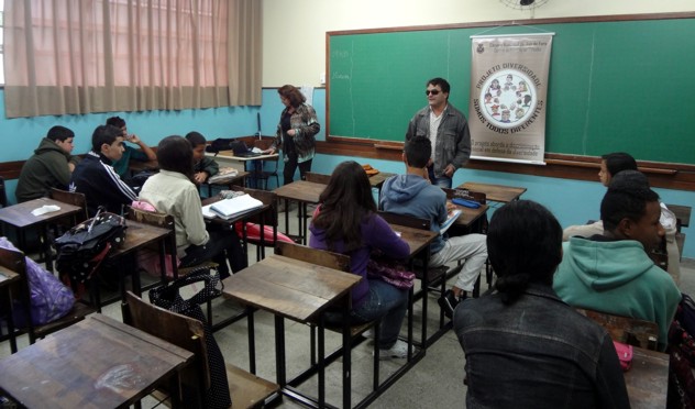 Projeto Diversidade é levado a Escola Áurea Bicalho (11/11/2013 00:00:00)