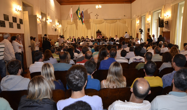 Câmara aprova Orçamento 2014 em primeira discussão (09/12/2013 00:00:00)
