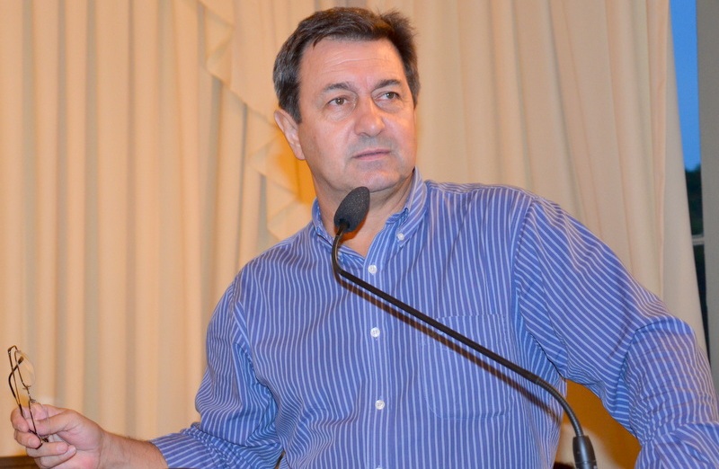 Comissão do Idoso inicia entrega de presentes (19/12/2013 00:00:00)