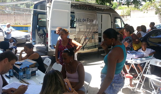 Expresso Cidadão atende a mais de 80 pessoas no Milho Branco (21/02/2014 00:00:00)