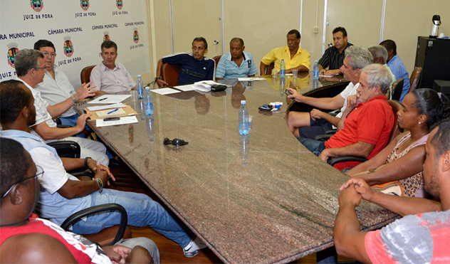Vereadores se reúnem com representantes da CAEM (27/02/2014 00:00:00)