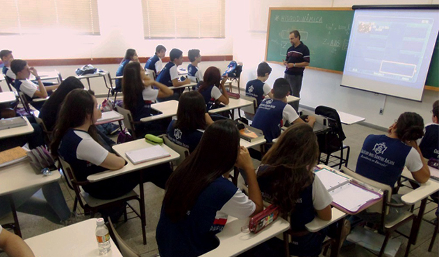 Projeto Parlamento Jovem 2014 é apresentado aos estudantes dos Santos Anjos (28/02/2014 00:00:00)